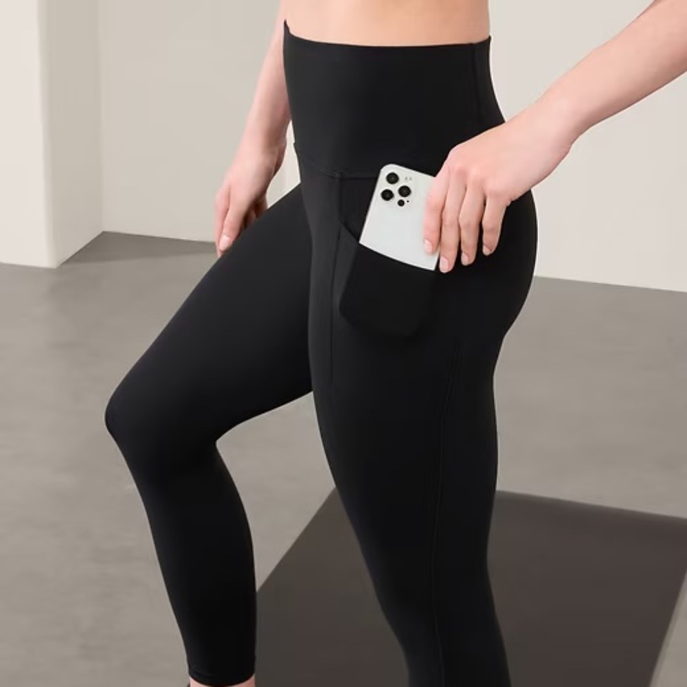 Athleta Salutation Stash Leggings